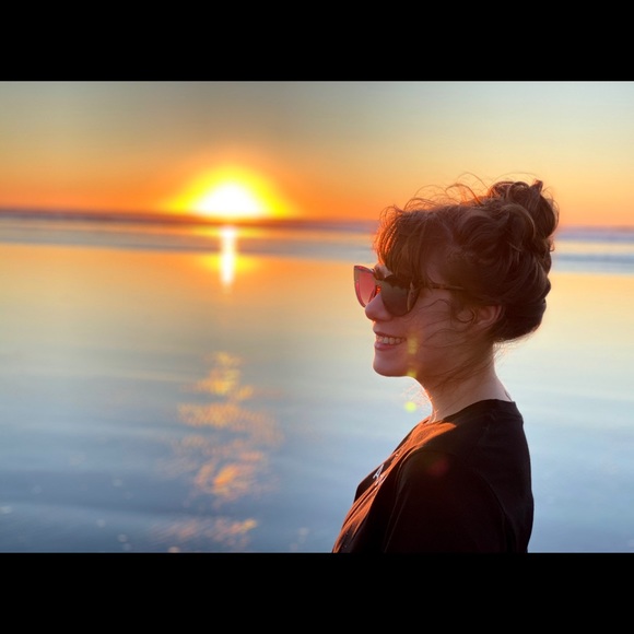 Meet your Posher, Mae - Picture 1 of 4